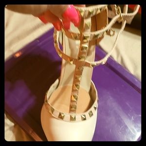 Zapato blanco co  poco rosa